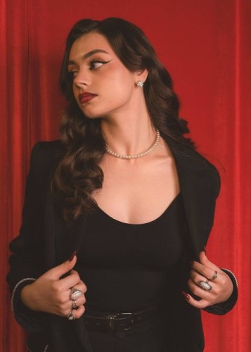 Полли, Г. Локня